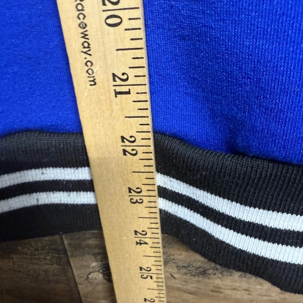 Nike score sporty